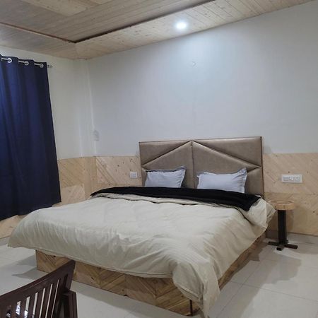 Whoopers Hostel Kasol Esterno foto