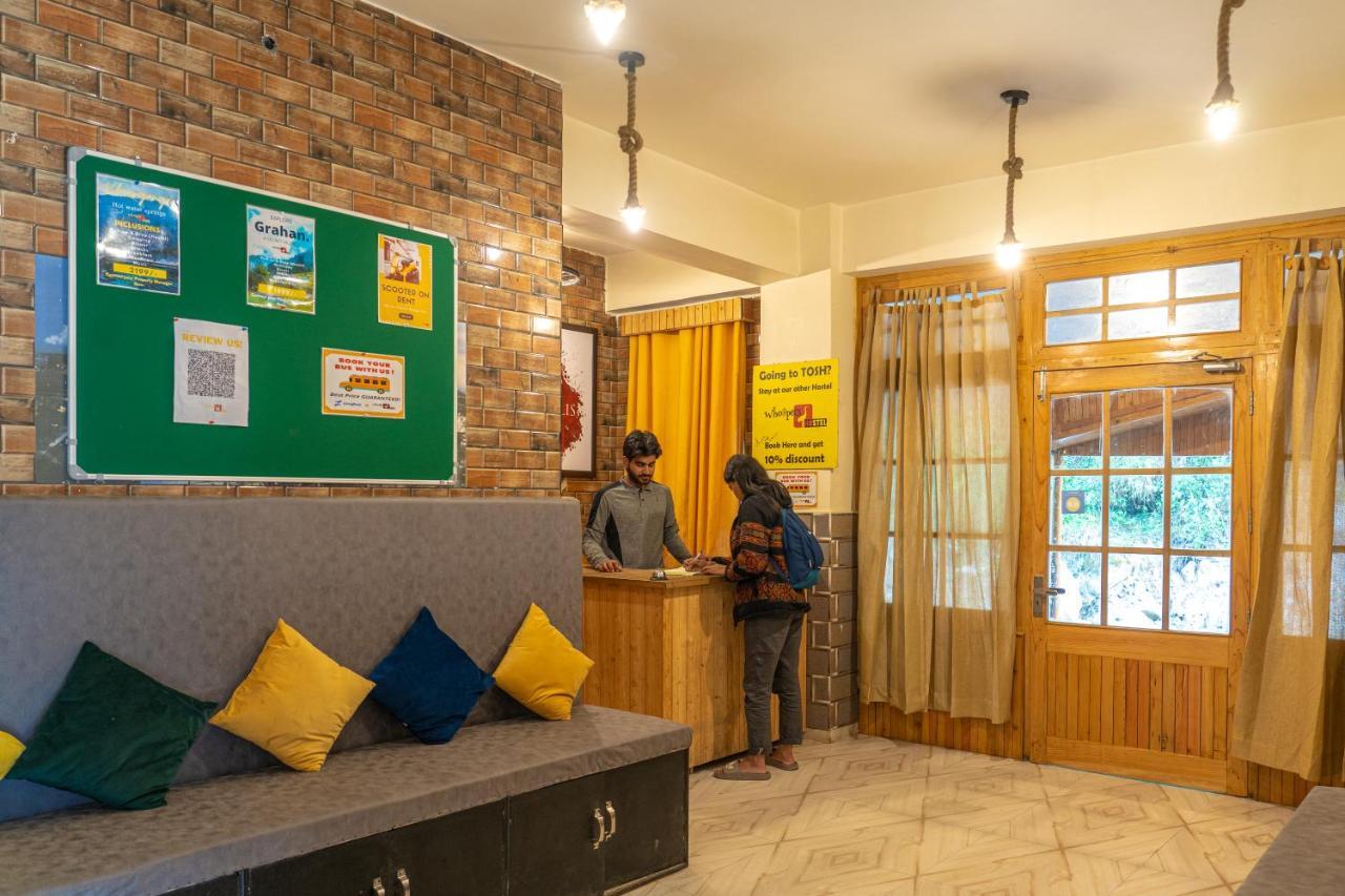 Whoopers Hostel Kasol Esterno foto