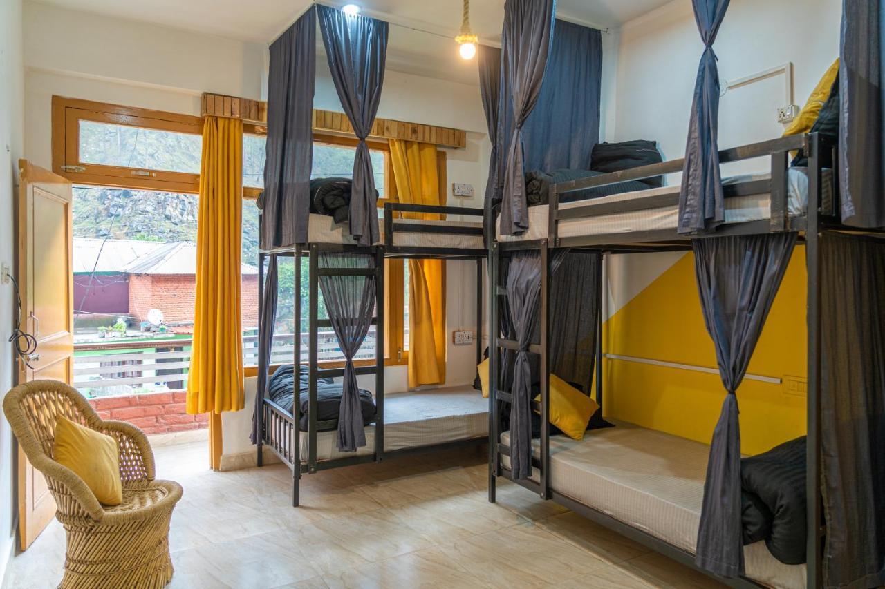Whoopers Hostel Kasol Esterno foto