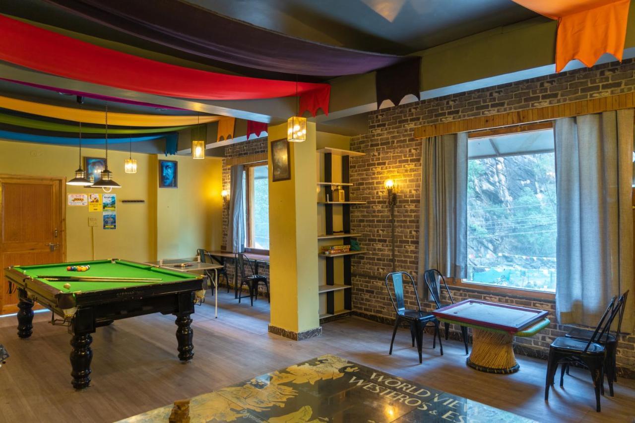 Whoopers Hostel Kasol Esterno foto